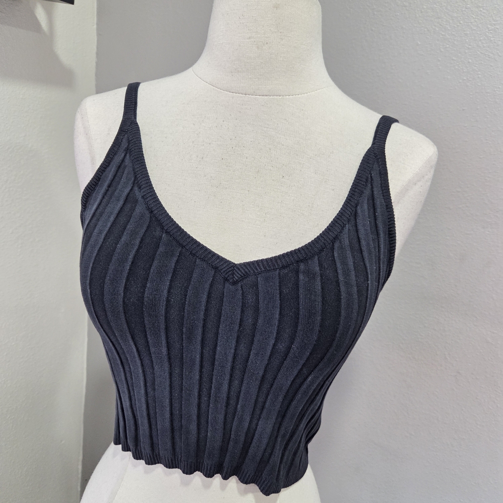 BCBGMaxAzria Dark Gray Ribbed Crop Top